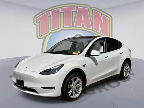 Pearl White Multi-Coat 2024 Tesla Model Y Long Range Dual Motor All-Wheel Drive