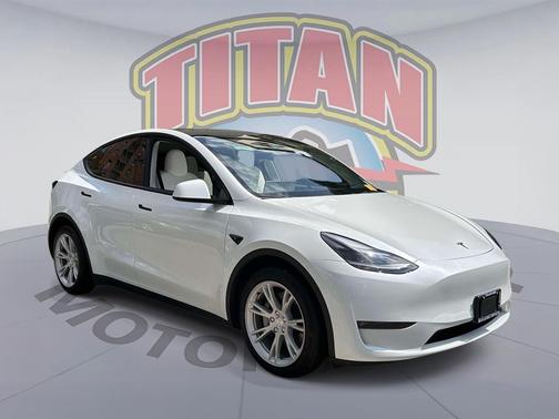 Pearl White Multi-Coat 2024 Tesla Model Y Long Range Dual Motor All-Wheel Drive