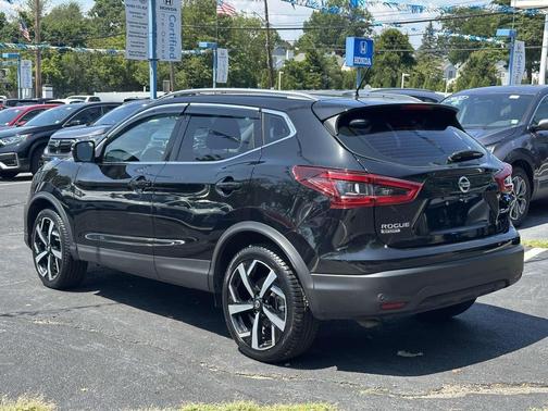 2022 Nissan Rogue Sport SL