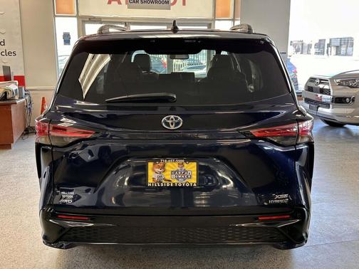 2024 Toyota Sienna XSE 7 Passenger