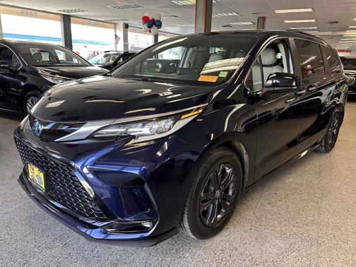 2024 Toyota Sienna XSE 7 Passenger