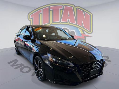 Super Black 2023 Nissan Altima SR Intelligent AWD
