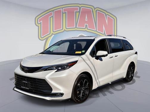 Wind Chill Pearl 2026 Toyota Sienna Platinum