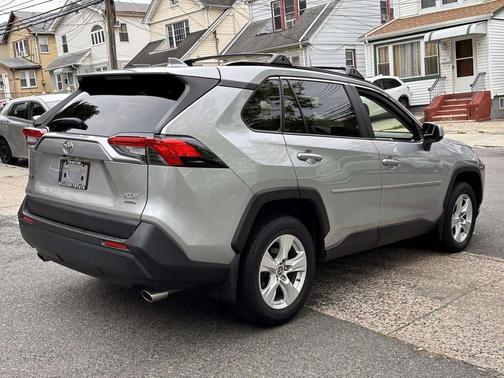 Silver Sky Metallic 2019 Toyota RAV4 XLE