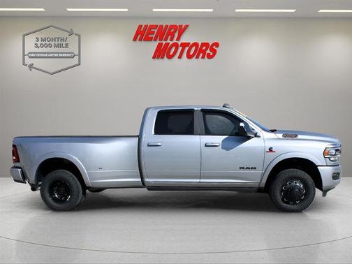 2022 RAM 3500 Laramie Crew Cab 4x4 8' Box