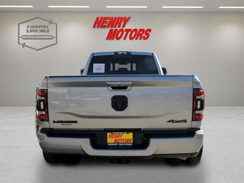 2022 RAM 3500 Laramie Crew Cab 4x4 8' Box