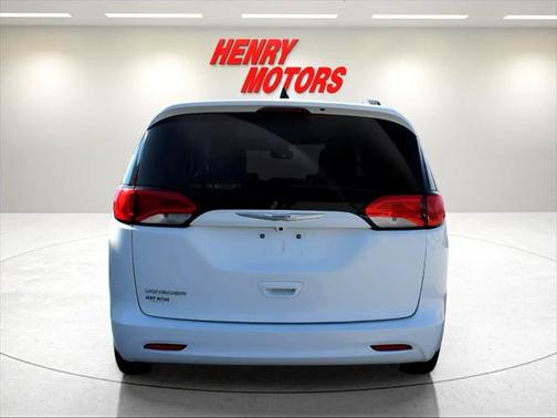 2021 Chrysler Voyager LXI