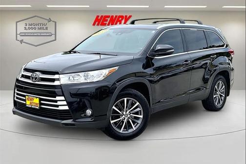 Black 2019 Toyota Highlander XLE