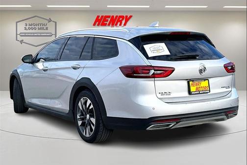 2018 Buick Regal TourX Essence
