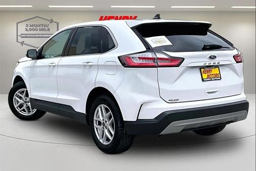 White 2024 Ford Edge SEL