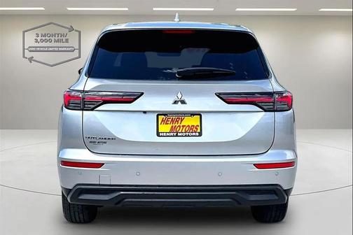 Silver 2025 Mitsubishi Outlander ES 2.5 S-AWC