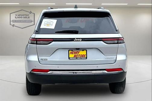 Silver Zynith 2024 Jeep Grand Cherokee Laredo