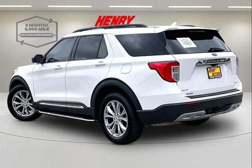 White 2023 Ford Explorer XLT