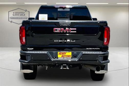 Black 2022 GMC Sierra 2500 Denali