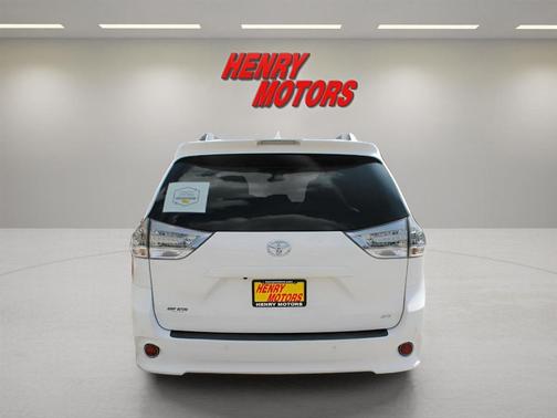 2019 Toyota Sienna SE