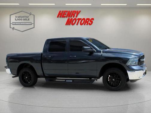 2019 RAM 1500 SLT
