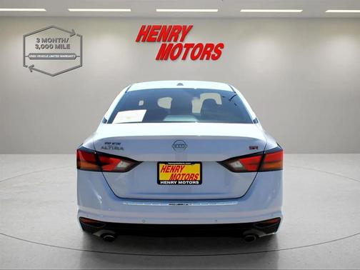 2023 Nissan Altima SR FWD
