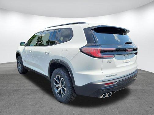 2026 GMC Acadia AWD AT4