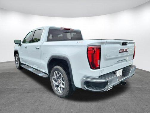 Glacier White Tricoat 2026 GMC Sierra 1500 SLT