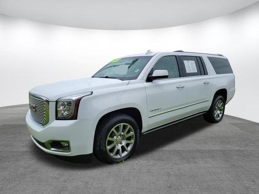 Summit White 2017 GMC Yukon XL Denali