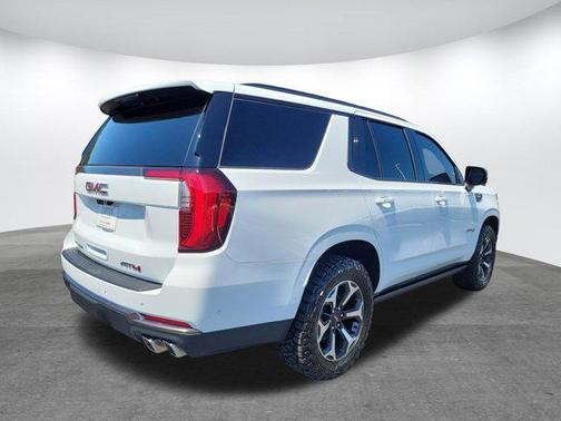 Summit White 2026 GMC Yukon 4WD AT4 Ultimate