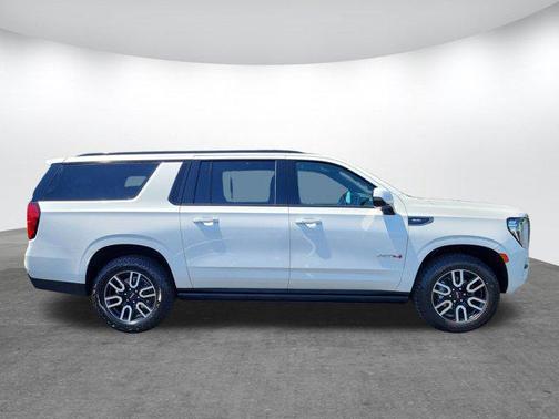 White Frost Tricoat 2023 GMC Yukon XL 4WD AT4