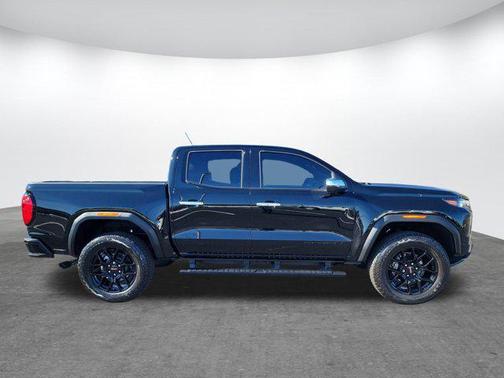 2025 GMC Canyon Denali