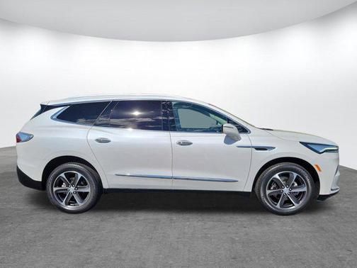 2022 Buick Enclave FWD Essence