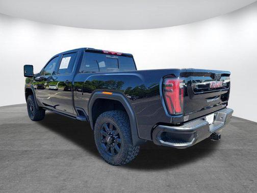 Onyx Black 2024 GMC Sierra 2500 AT4