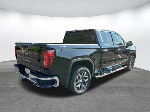 Onyx Black 2026 GMC Sierra 1500 SLT