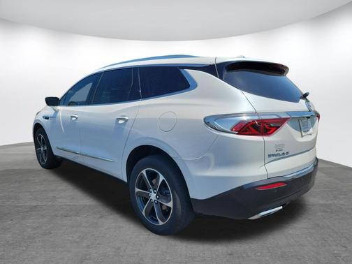 White Frost Tricoat 2022 Buick Enclave FWD Essence