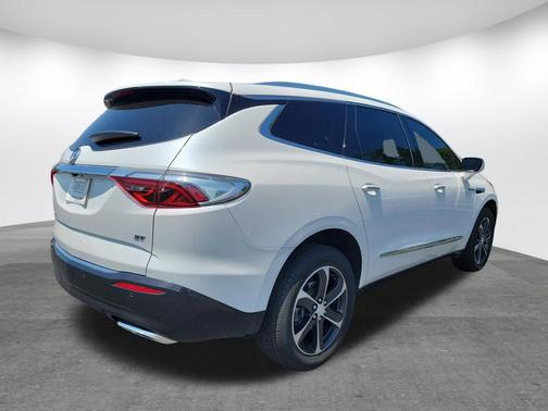 White Frost Tricoat 2022 Buick Enclave FWD Essence