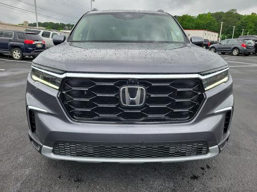 Gray 2025 Honda Pilot Elite