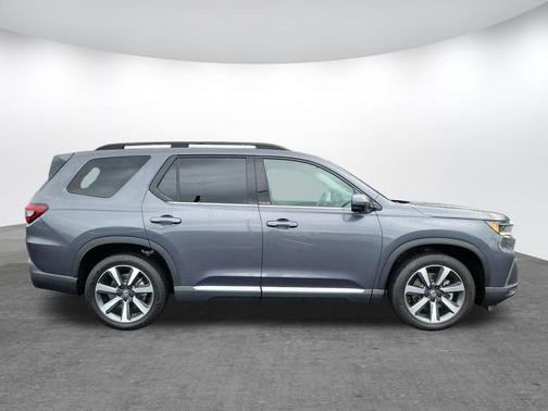 Gray 2025 Honda Pilot Elite