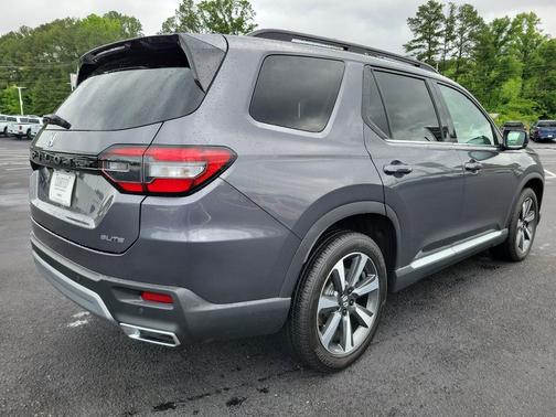 Gray 2025 Honda Pilot Elite