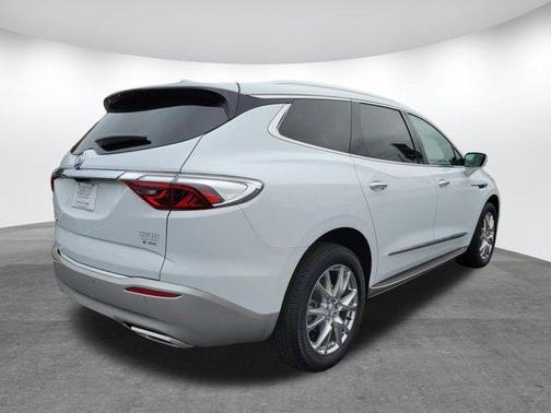 2022 Buick Enclave FWD Essence