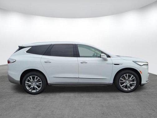 2022 Buick Enclave FWD Essence