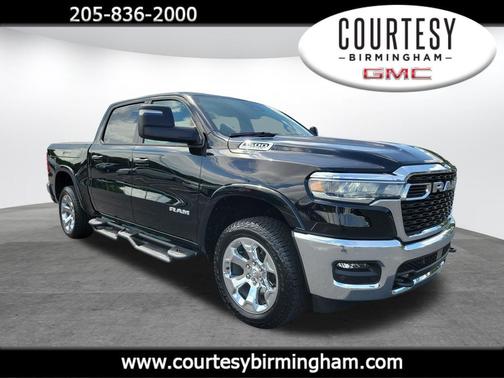 Diamond Black Crystal Pearlcoat 2026 RAM 1500 Big Horn/Lone Star