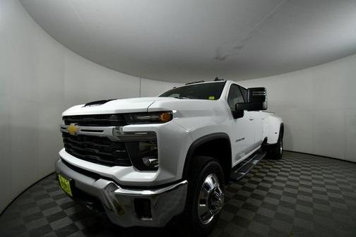 2025 Chevrolet Silverado 3500 LT