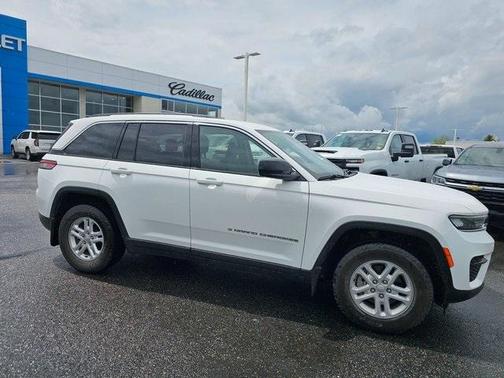 2023 Jeep Grand Cherokee Laredo