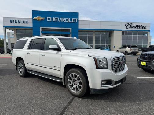 White 2017 GMC Yukon XL Denali