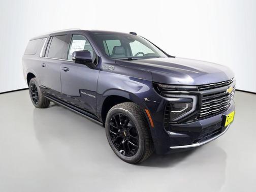 Dark Ash Metallic 2026 Chevrolet Suburban High Country