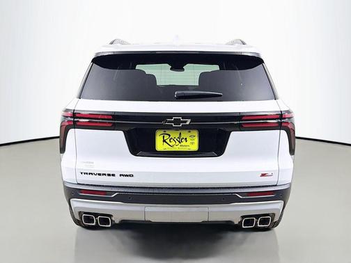Polar White 2026 Chevrolet Traverse Z71