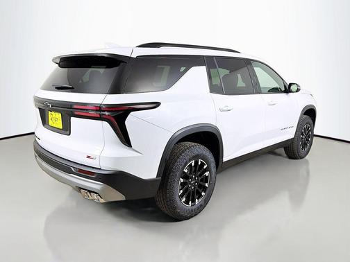 Polar White 2026 Chevrolet Traverse Z71