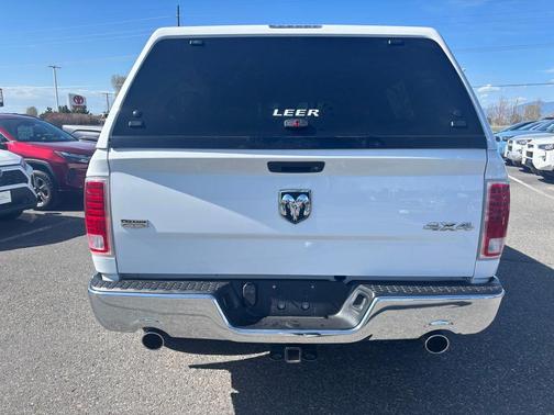 Bright White Clearcoat 2018 RAM 1500 Laramie