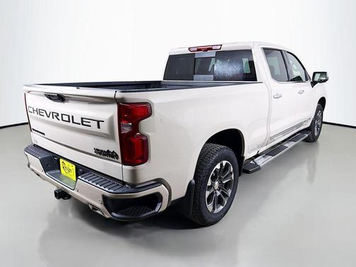 White Sand 2026 Chevrolet Silverado 1500 High Country