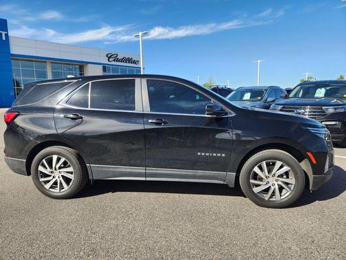 Mosaic Black Metallic 2024 Chevrolet Equinox LT