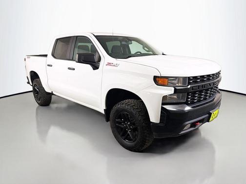 Summit White 2019 Chevrolet Silverado 1500 Custom Trail Boss