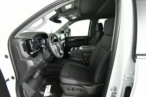 2025 Chevrolet Silverado 3500 LT