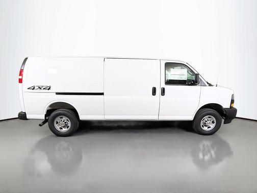 Summit White 2026 Chevrolet Express 3500 Work Van